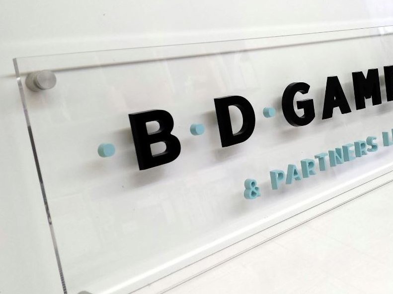 luxembourg,panneau,lettrage,enseignes,signalétique