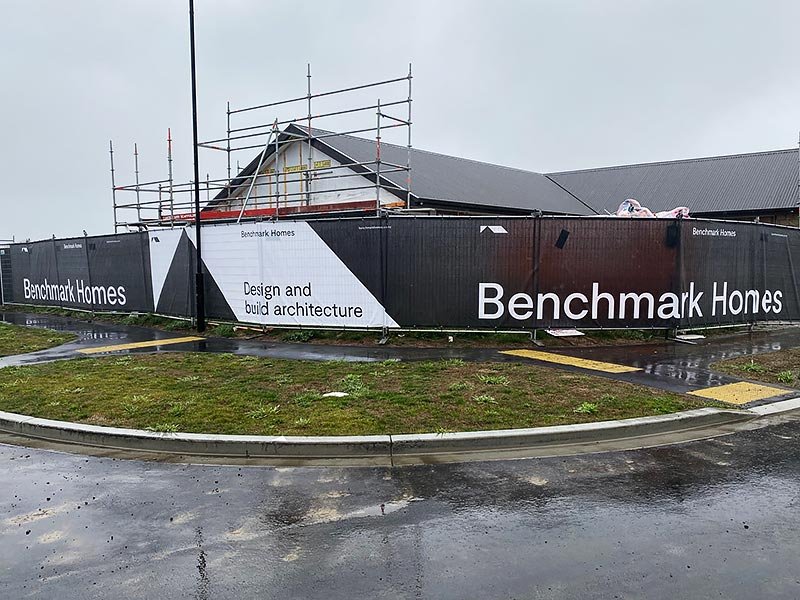 bâches de chantier pour barrières Heras